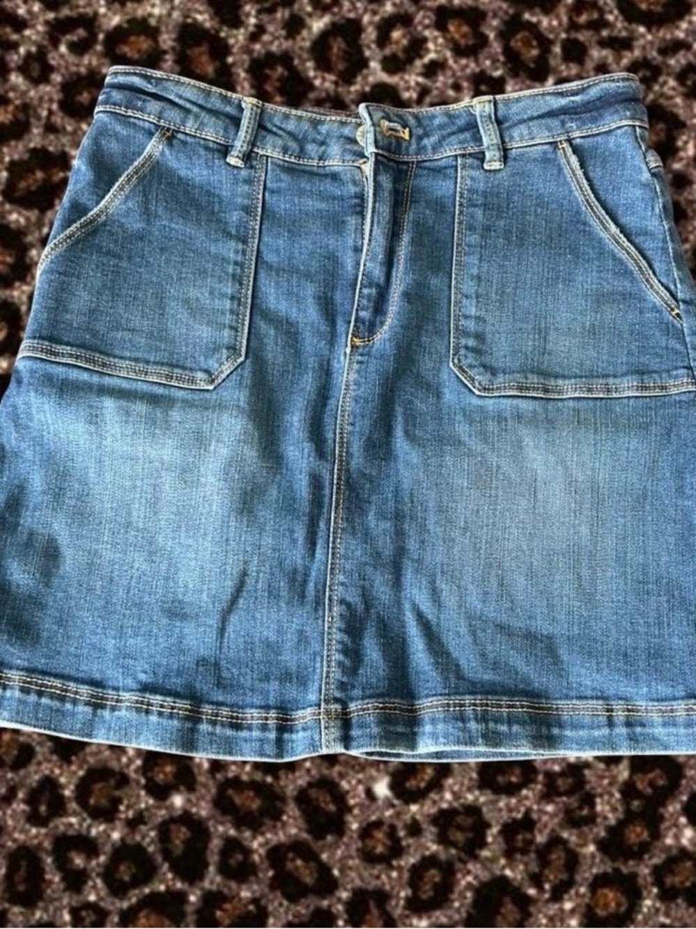 Casual Blue Denim Mini Skirt with Front Pockets